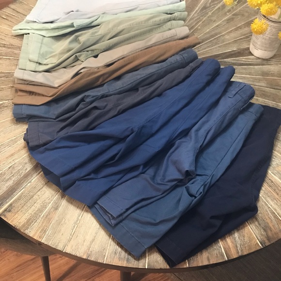 Lot of 14 pairs of Men’s 9” long shorts - Picture 3 of 4